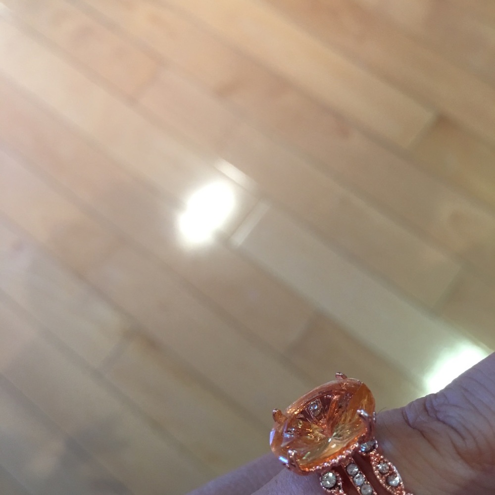 LAST ONE A fun set of rose gold ring set - Picture 2 of 8